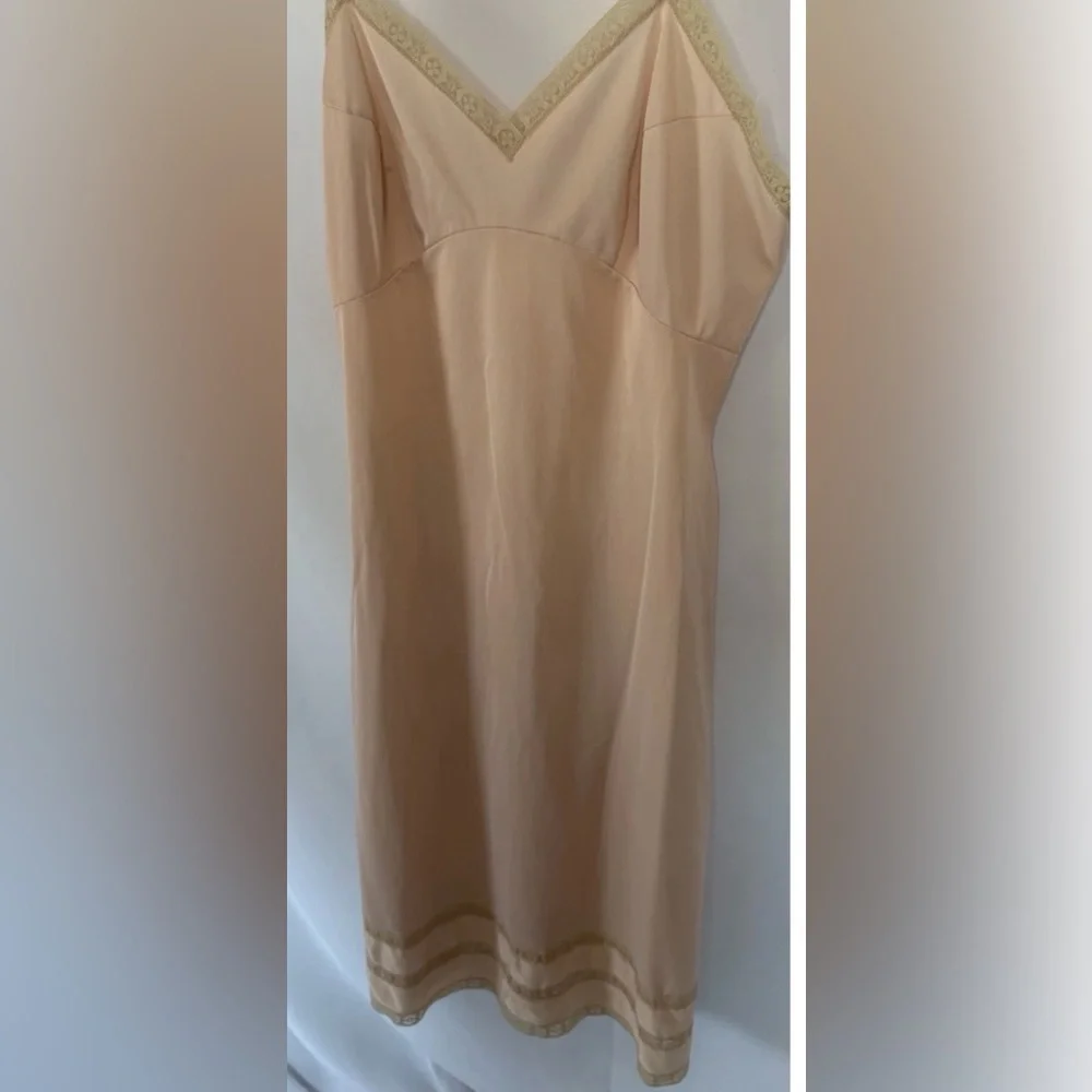 VTG Slip Dress Beige Lace JCPenney Size 34/12 Lingerie Loungewear Lace Trim